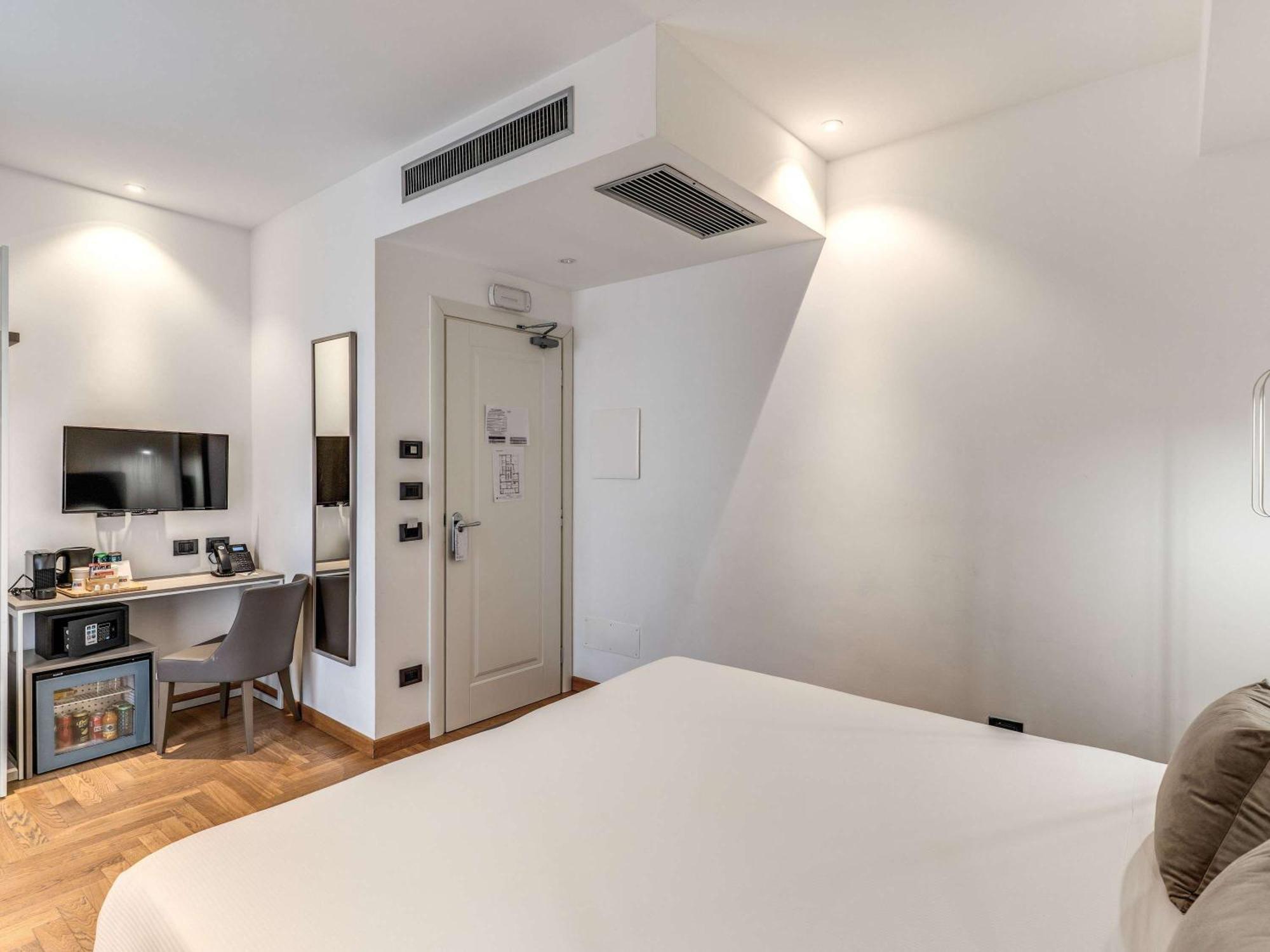 เมอร์เคียว โรมา เชนโตร แตร์มินี Hotel ภายนอก รูปภาพ